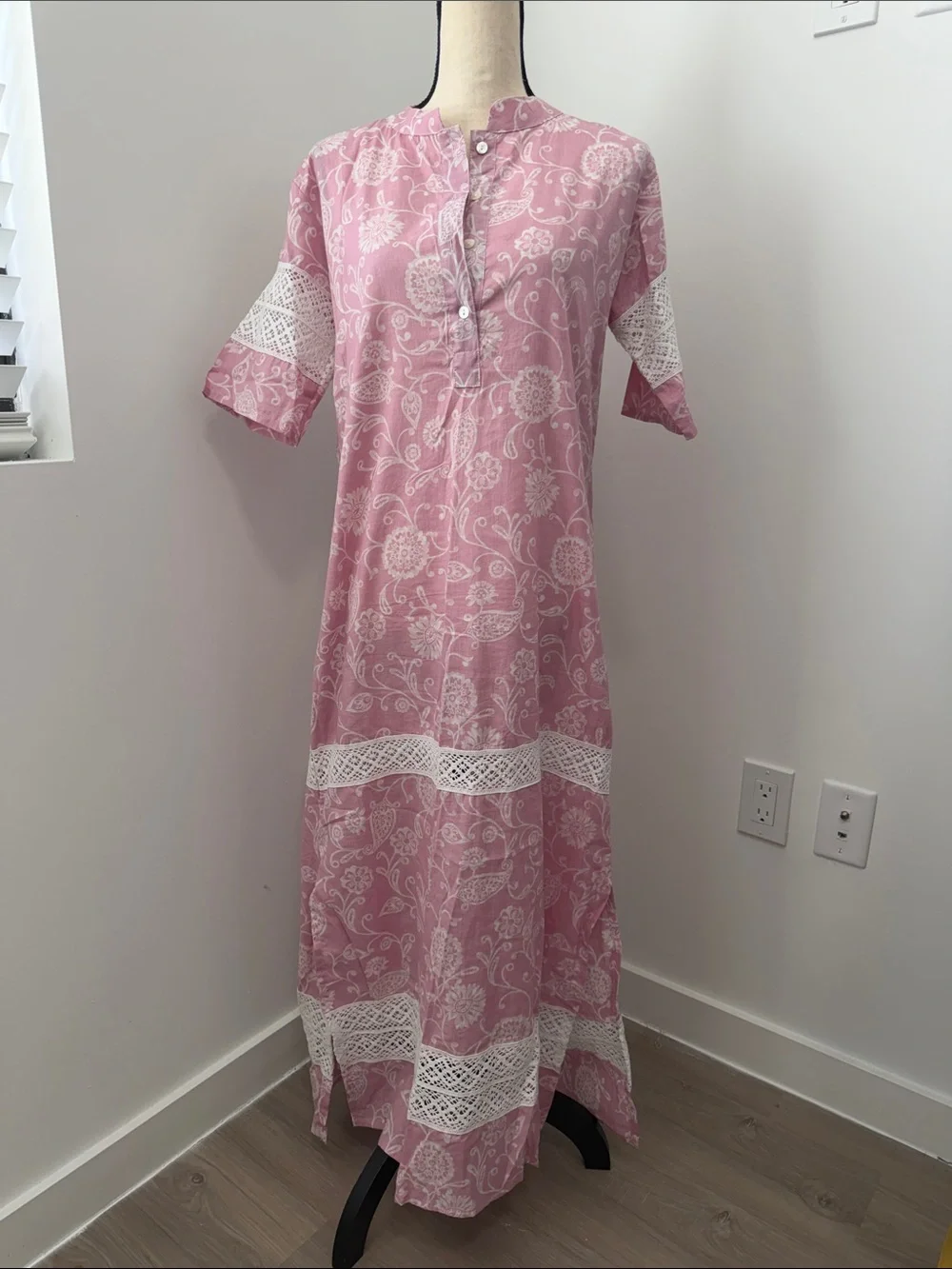 Julia Amory Pink and White Majorelle Caftan Paisley Maxi Dress.  Sz M - Picture 3 of 12